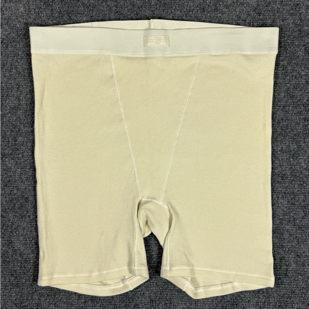 Skims Ribbed Mid Thigh Lounge Shorts Bone Womens Large NWT